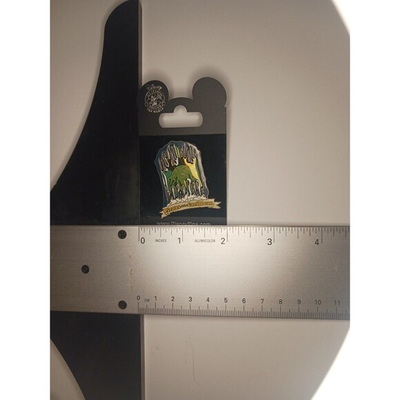 Disney Pirates of the Caribbean Attraction Davy Jones Pin Halloween Spooky - Picture 3 of 3